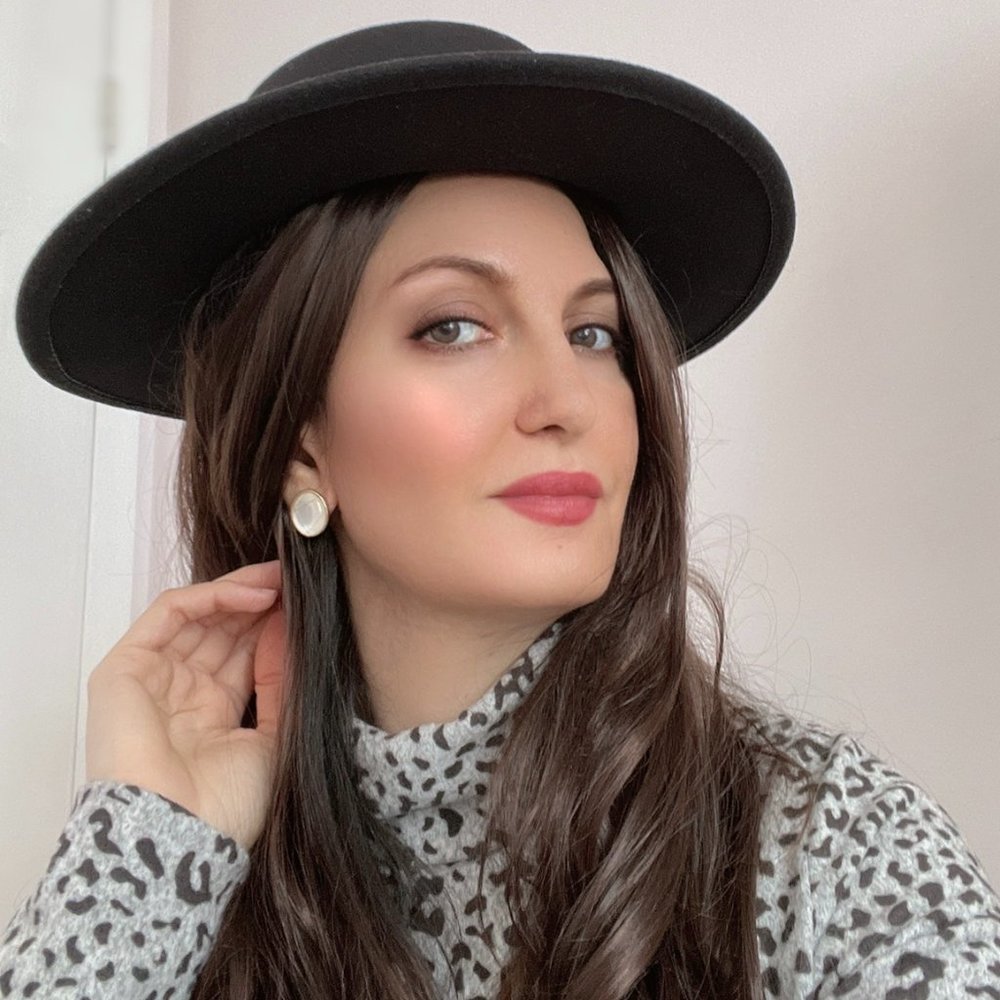 Meet your Posher, Lina